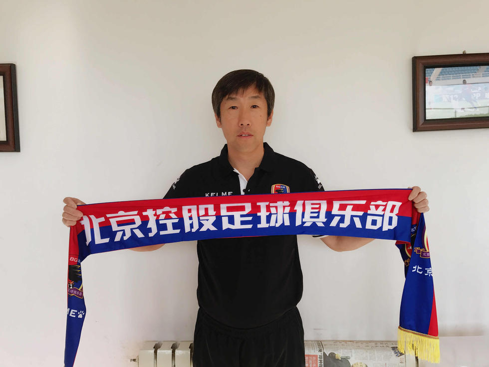 罗贝托也是乐观地看待未来：“球队很团结，我们进入了欧冠16强，我们确信我们将为联赛奋战直到最后。